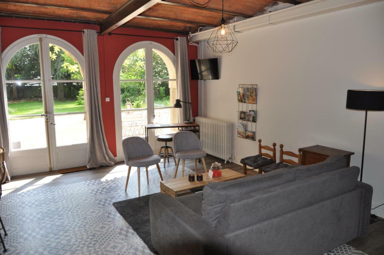 Au Rez De Jardin Hotell Cholet Exteriör bild