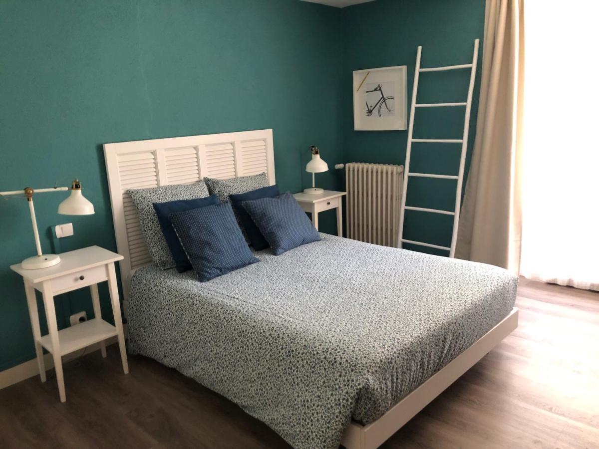 Au Rez De Jardin Hotell Cholet Exteriör bild